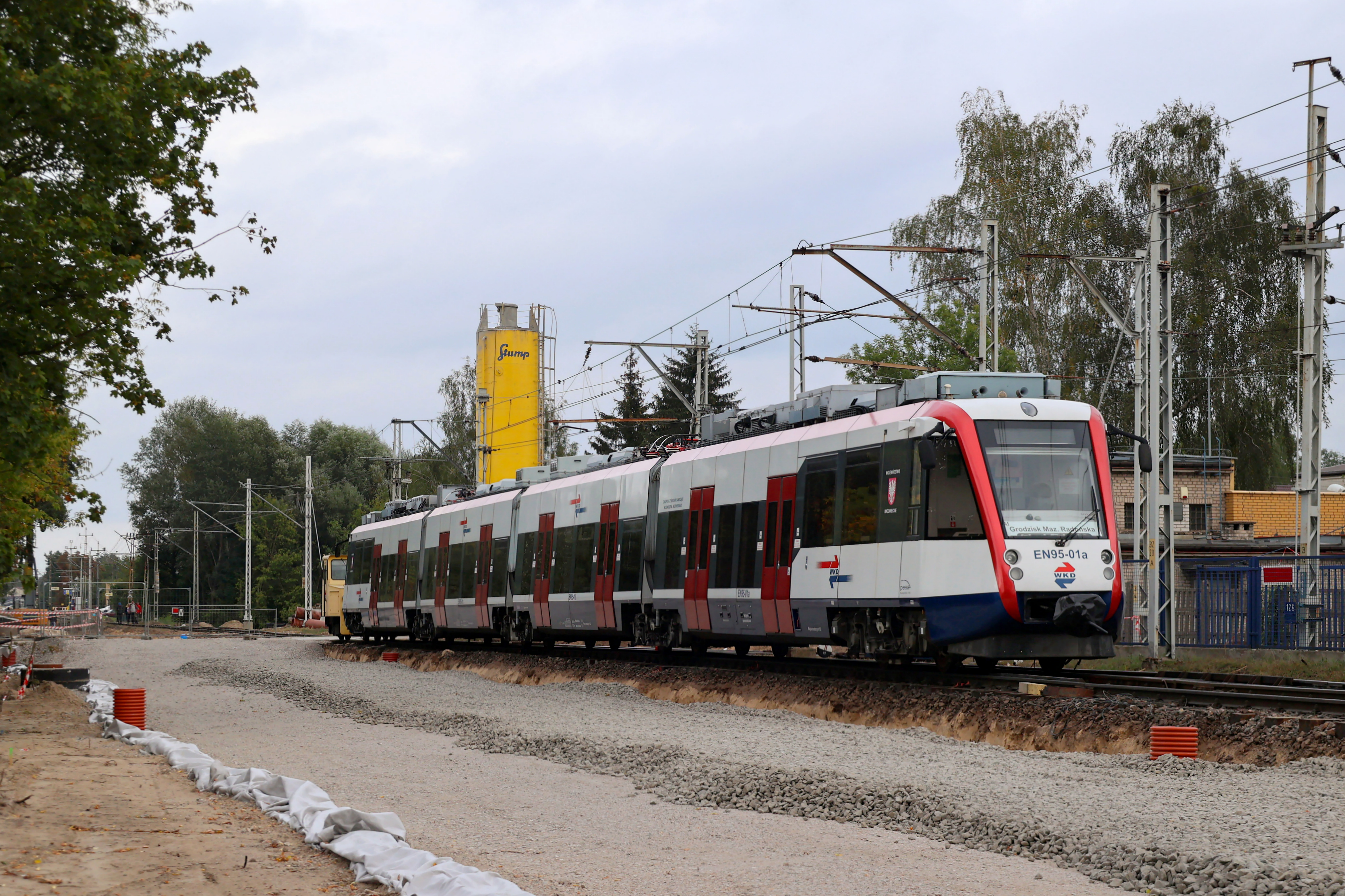 EN95 na stacji Grodzisk Mazowiecki Radońska 