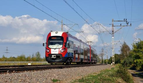 Organizacja ruchu pociągów na linii WKD od dnia 15.07.2024 do dnia 14.08.2024: przywrócenie dojazdu do stacji Warszawa Śródmieście WKD oraz trzecia faza prac w rejonie Reguł