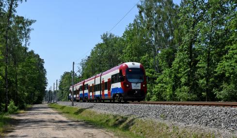 Organizacja ruchu pociągów na linii WKD od dnia 15.08.2024 do dnia 30.08.2024: zakończenie robót w Regułach oraz utrzymanie wyłączenia jednego z torów w rejonie Warszawy Zachodniej