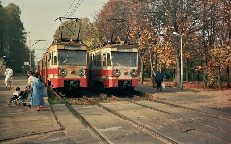 2._pociąg_en94-17_podkowa_leśna_główna