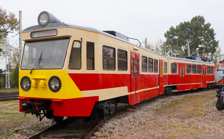 27._pociąg_en94-17_w_trakcie_prac_renowacyjnych