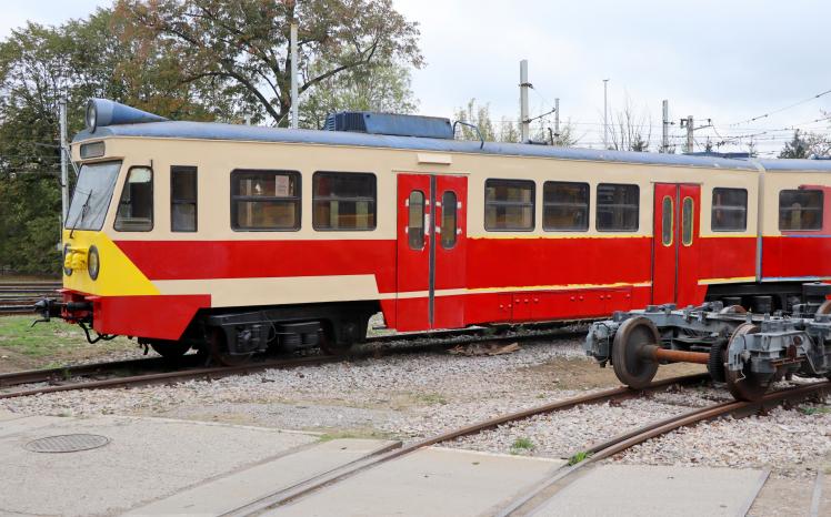 29._pociąg_en94-17_w_trakcie_prac_renowacyjnych