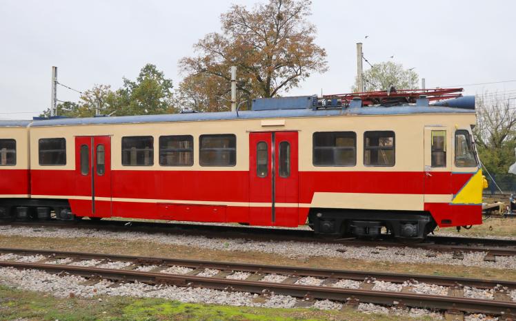 33._pociąg_en94-17_w_trakcie_prac_renowacyjnych