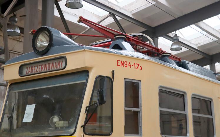 43._pociąg_en94-17_w_trakcie_prac_renowacyjnych