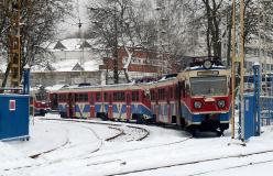 5._pociąg_en94-17_na_terenie_zaplecza_wkd_w_grodzisku_mazowieckim