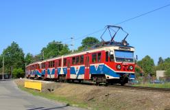 6._pociąg_en94-17_na_przystanku_milanówek_grudów